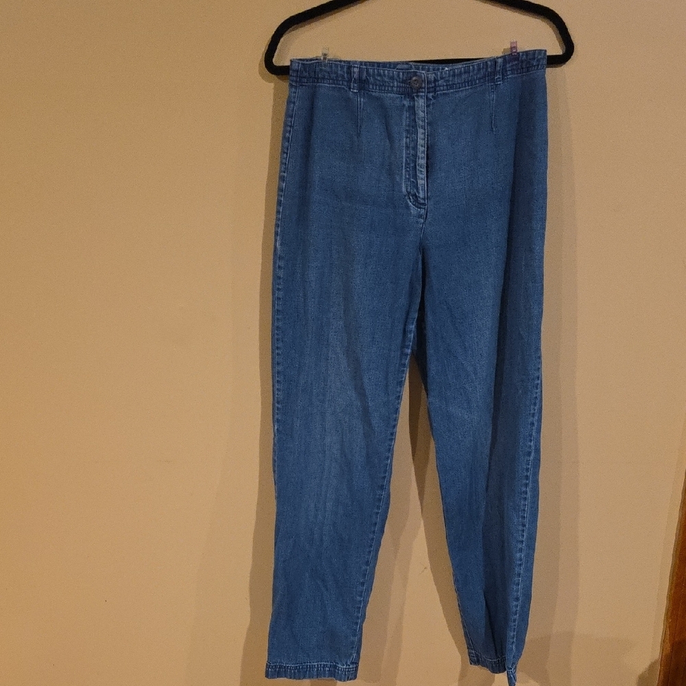 Talbots Light Weight Blue Straight Leg Denim Jeans Flat Front EUC Size 10